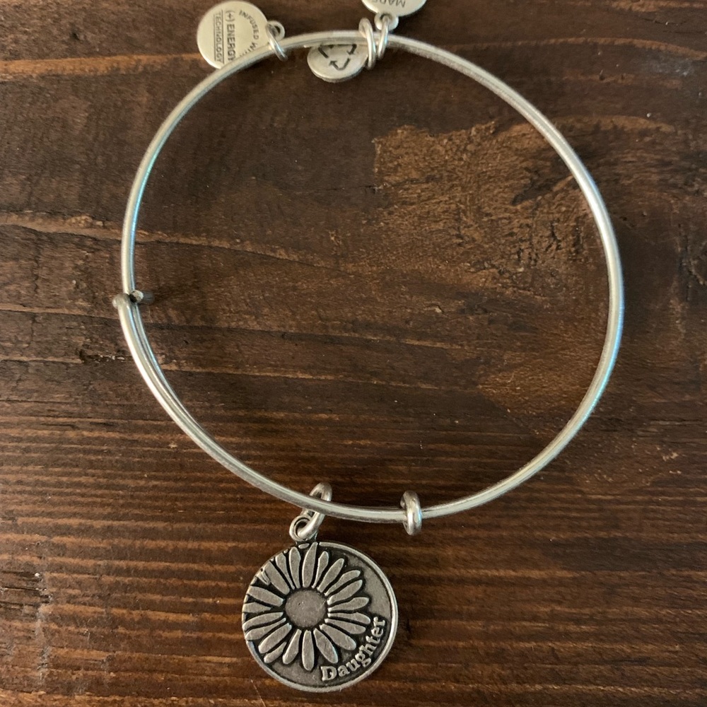 ALEX AND ANI: DAUGHTER BRACELET 👩‍👧